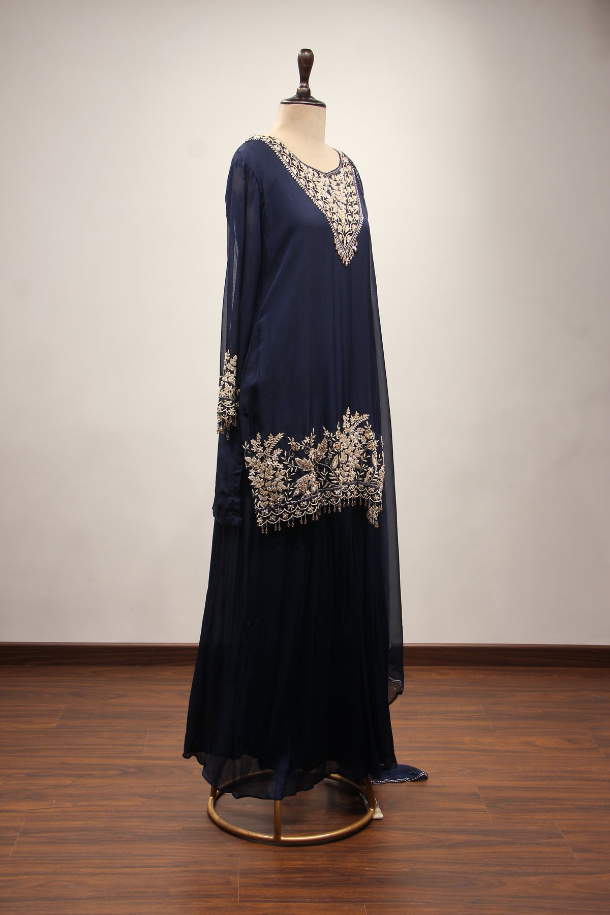 Organza Sharara with Cut Dana & Zardozi Handwork Full Sleeves