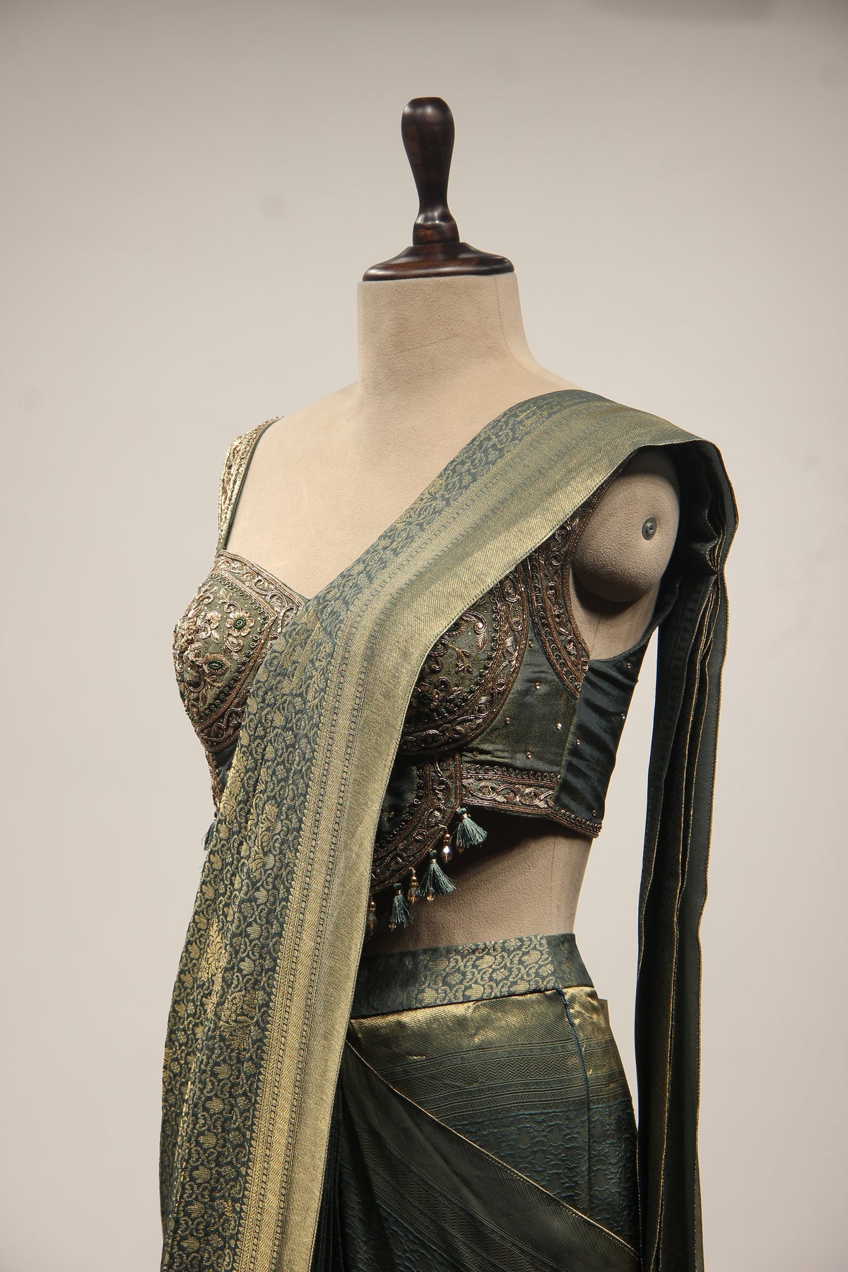 Banarasi Brocade Drape Saree with Zardozi & Cut Dana Handwork Corset in Green – other side close-up