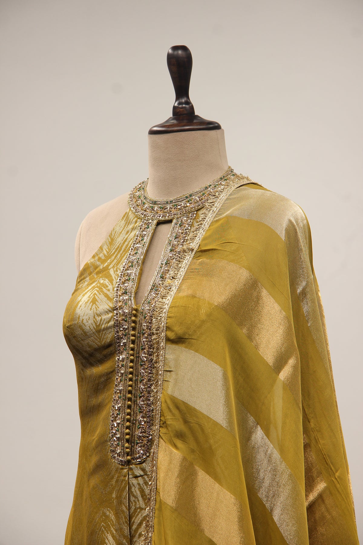 Mehendi Banarasi Brocade Pant Suit with Zardozi & Cut Dana Handwork – other side close-up