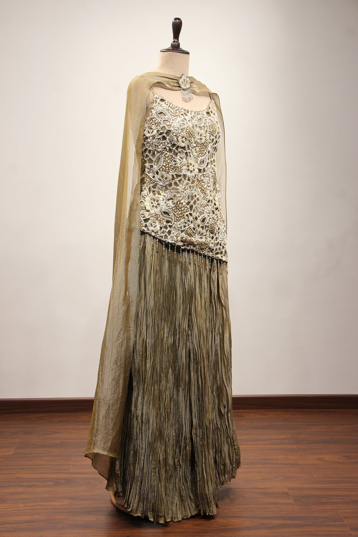 Crush Tissue Sharara Suit with Bead & Cut Dana Handwork Choker Dupatta in Green – other side view