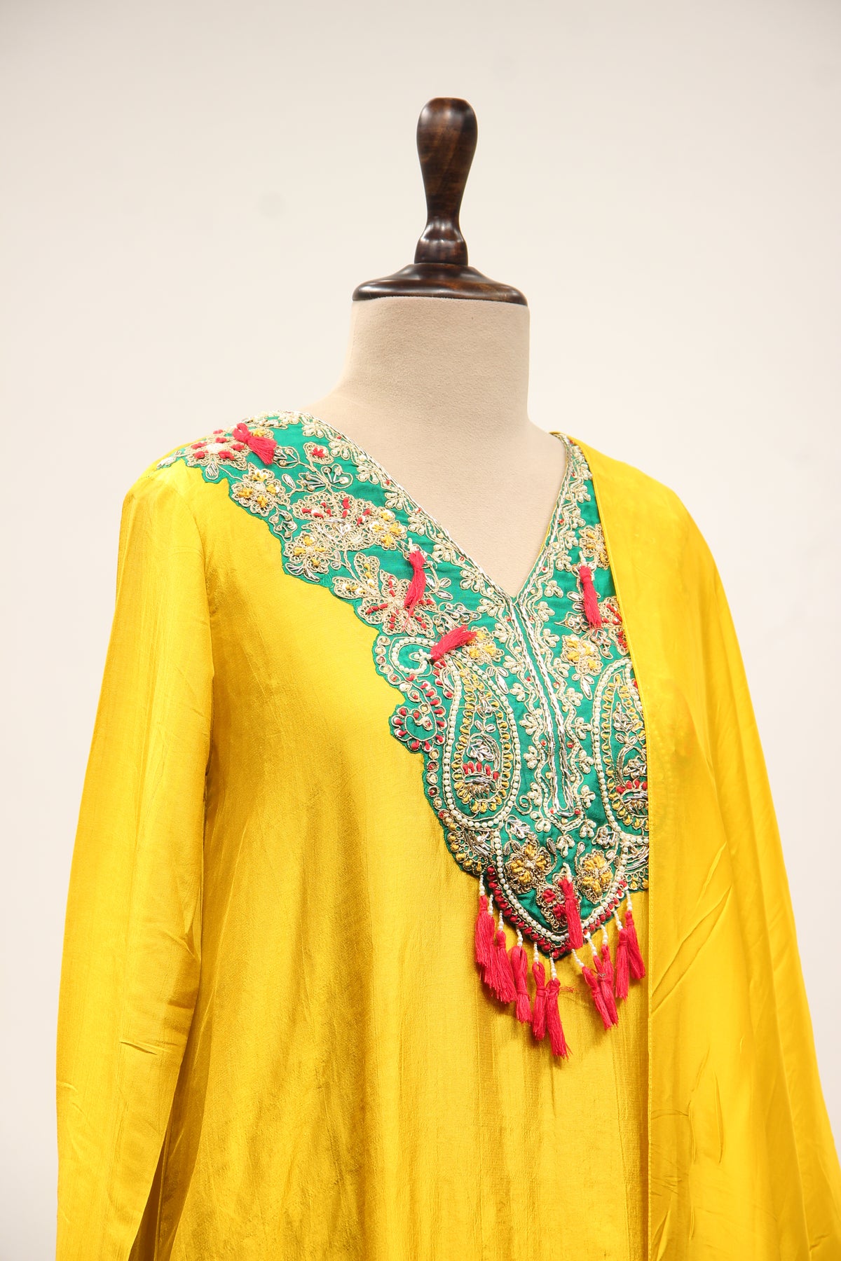 Yellow Crepe Kurti Pant Suit with Resham & Zari Handwork Paisley Yoke – other side close-up