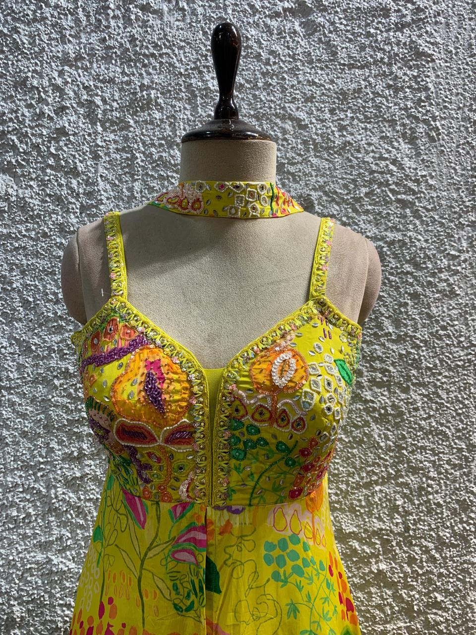 printed Indo-Western embroidred work choker dupatta-focus