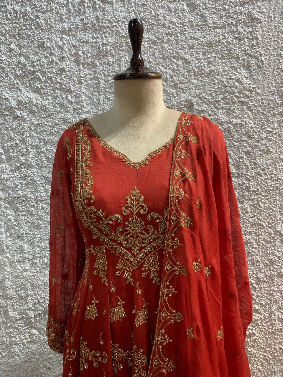 anarkali suit embroidred malmal-focus