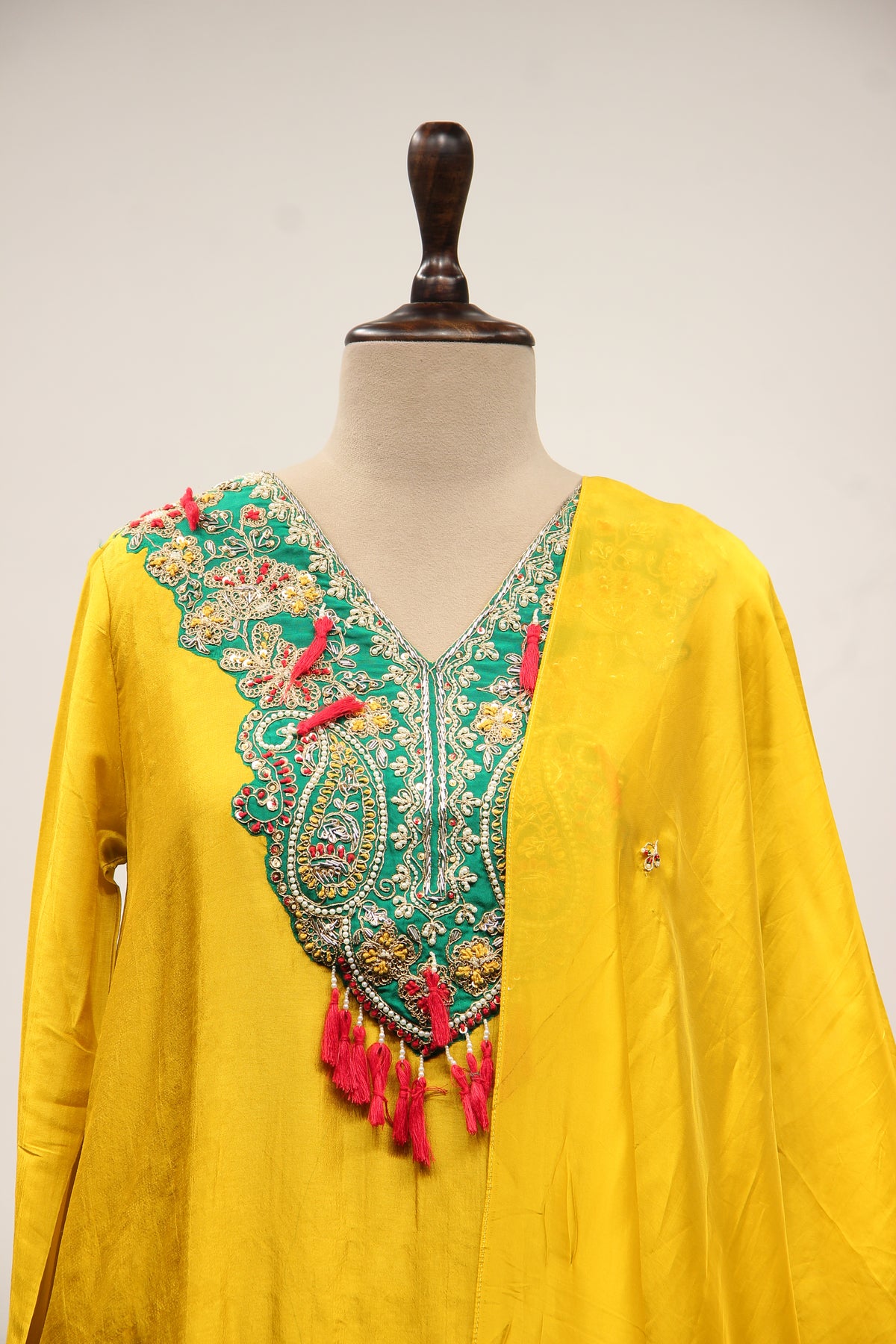 Yellow Crepe Kurti Pant Suit with Resham & Zari Handwork Paisley Yoke – front close-up